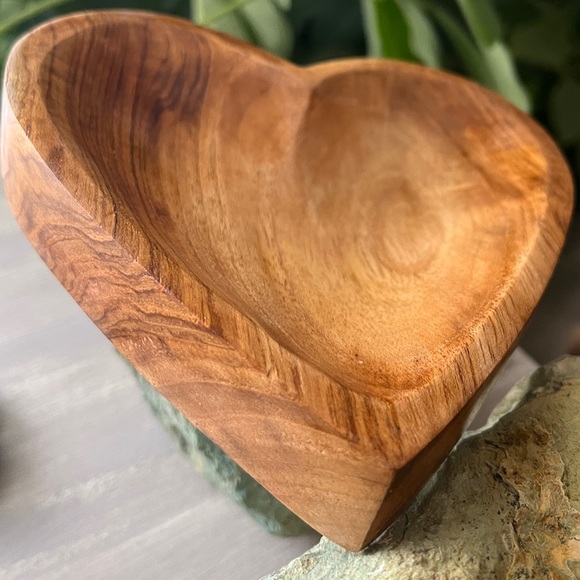 Wood Heart Dish - Picture 3 of 5